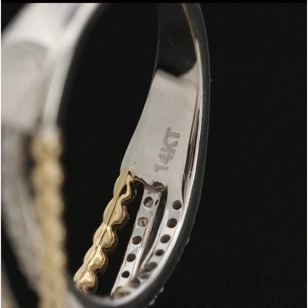 Ring - Picture 3 of 4